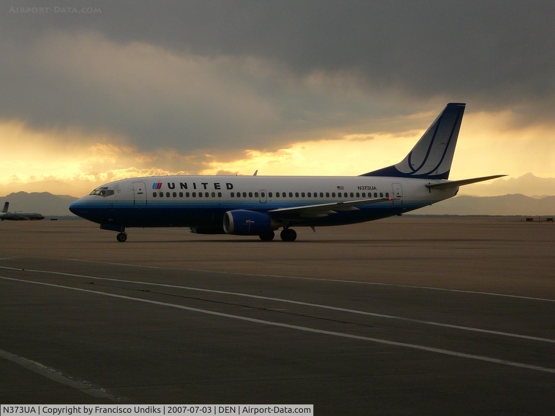 N373UA, 1989 Boeing 737-322 C/N 24638, United Airlines 737-300.