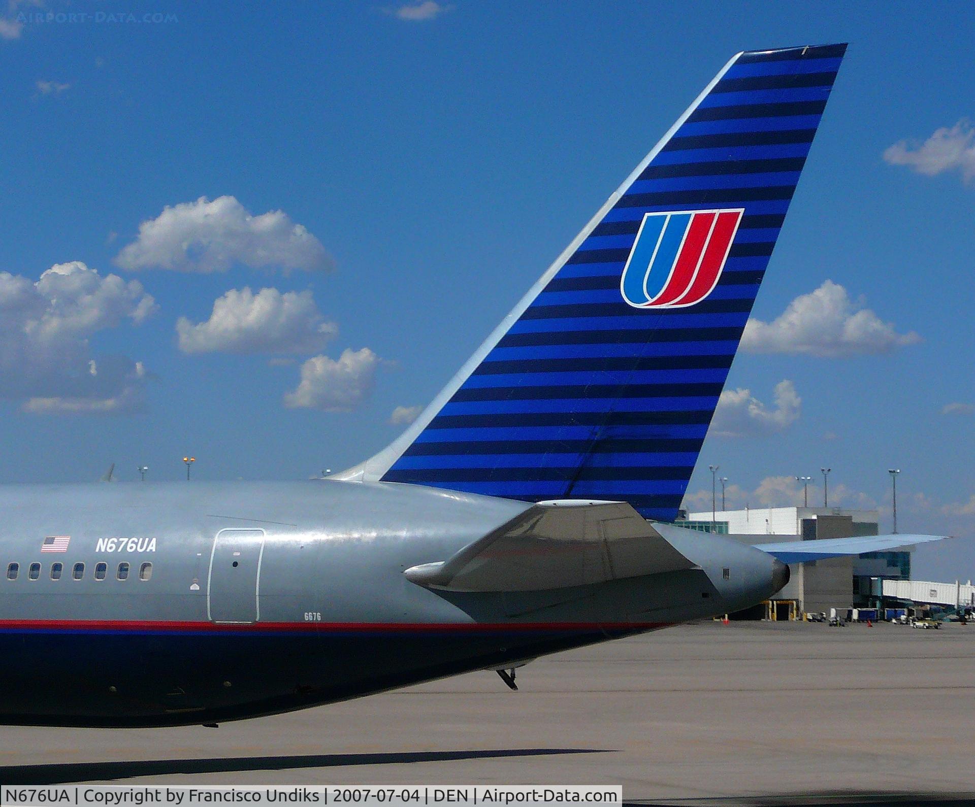 N676UA, 2001 Boeing 767-322 C/N 30028, United Airlines 767-300.