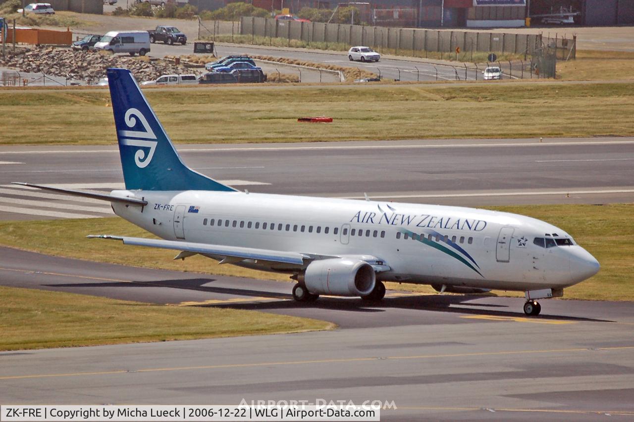 ZK-FRE, 1998 Boeing 737-3U3 C/N 28742, Taxiing to the gate