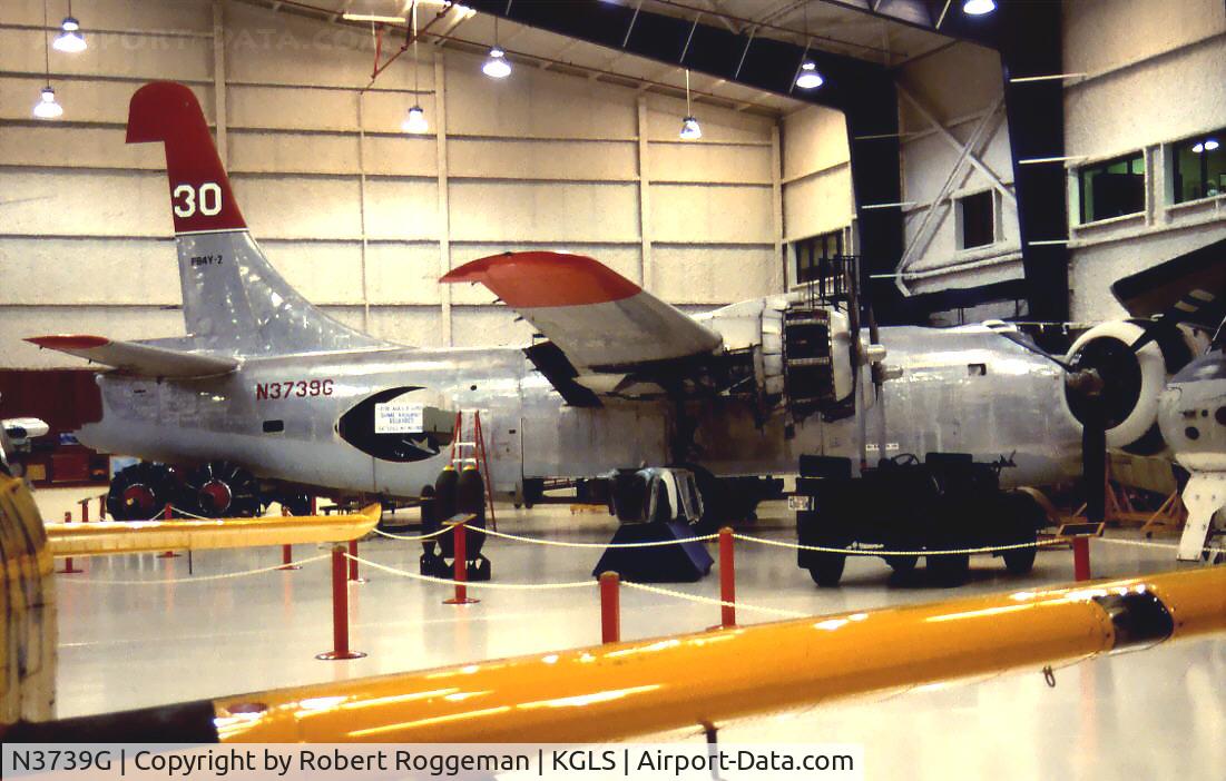 N3739G, 1945 Consolidated Vultee P4Y-2 Privateer C/N 59819, Rebuild to PB4Y-2 Privateer configuration.Lone Star Flight Museum.07-1995.