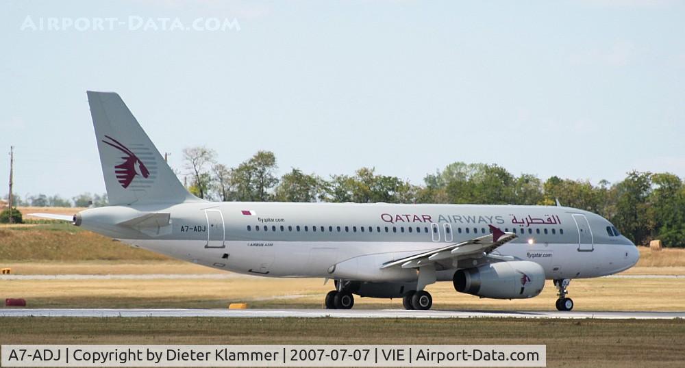 A7-ADJ, 2004 Airbus A320-232 C/N 2288, QATAR A320 line up rwy 34