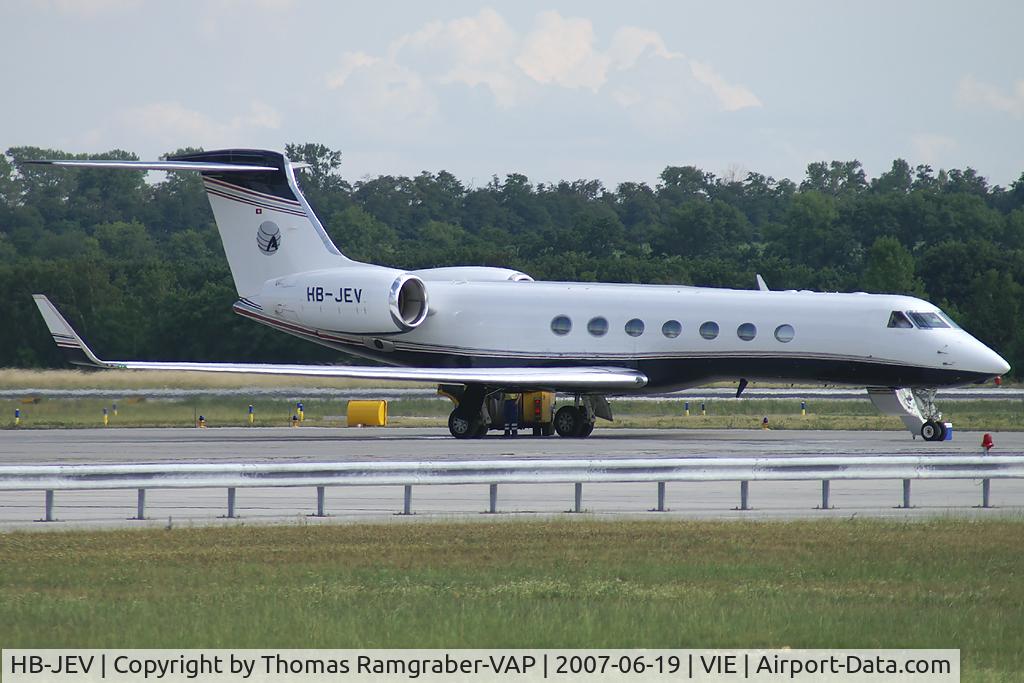 HB-JEV, 2004 Gulfstream Aerospace GV-SP (G550) C/N 5040, G5 Executive Gulfstream 5