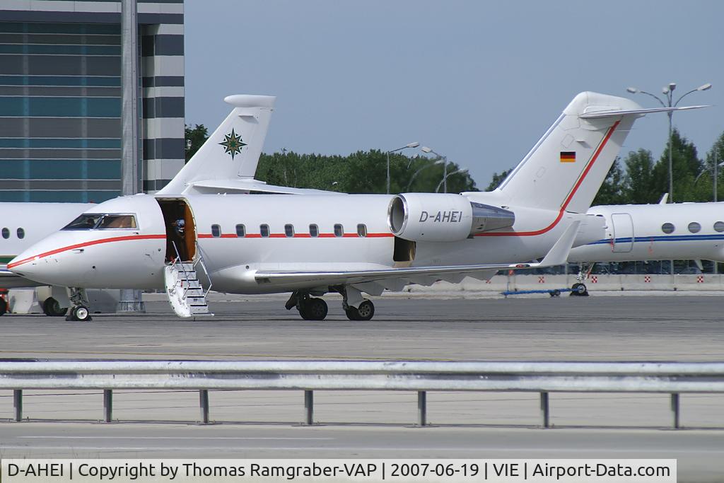 D-AHEI, 2000 Bombardier Challenger 604 (CL-600-2B16) C/N 5463, Hapag Lloyd Executive Canadair CL600 Challenger