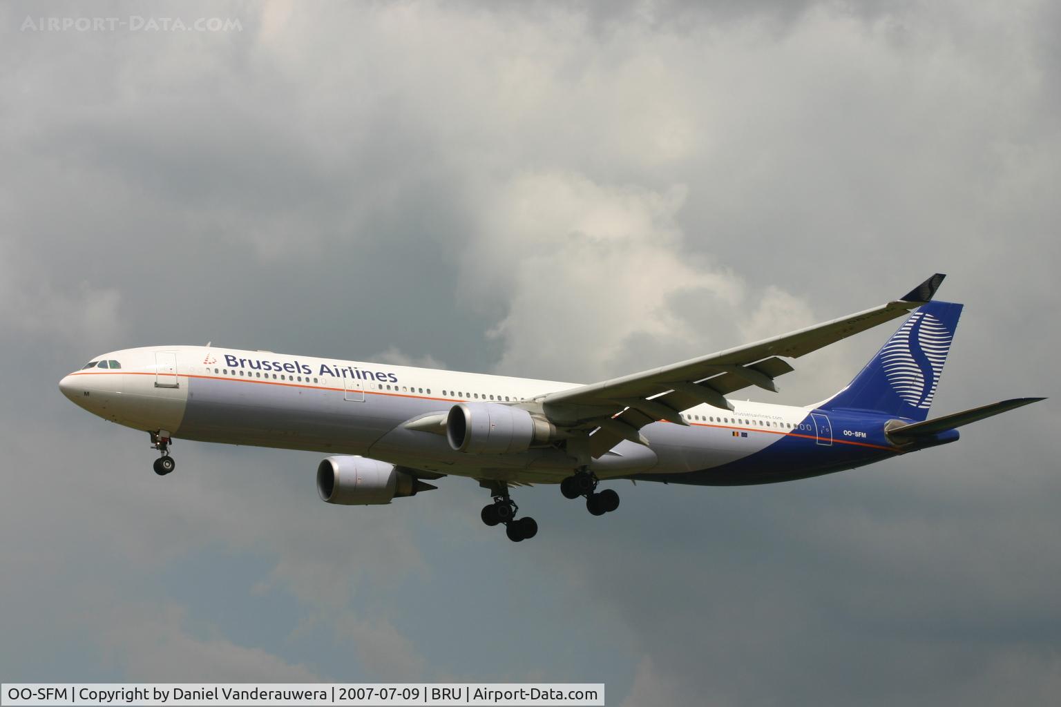 OO-SFM, 1993 Airbus A330-301 C/N 030, descending to rwy 25L