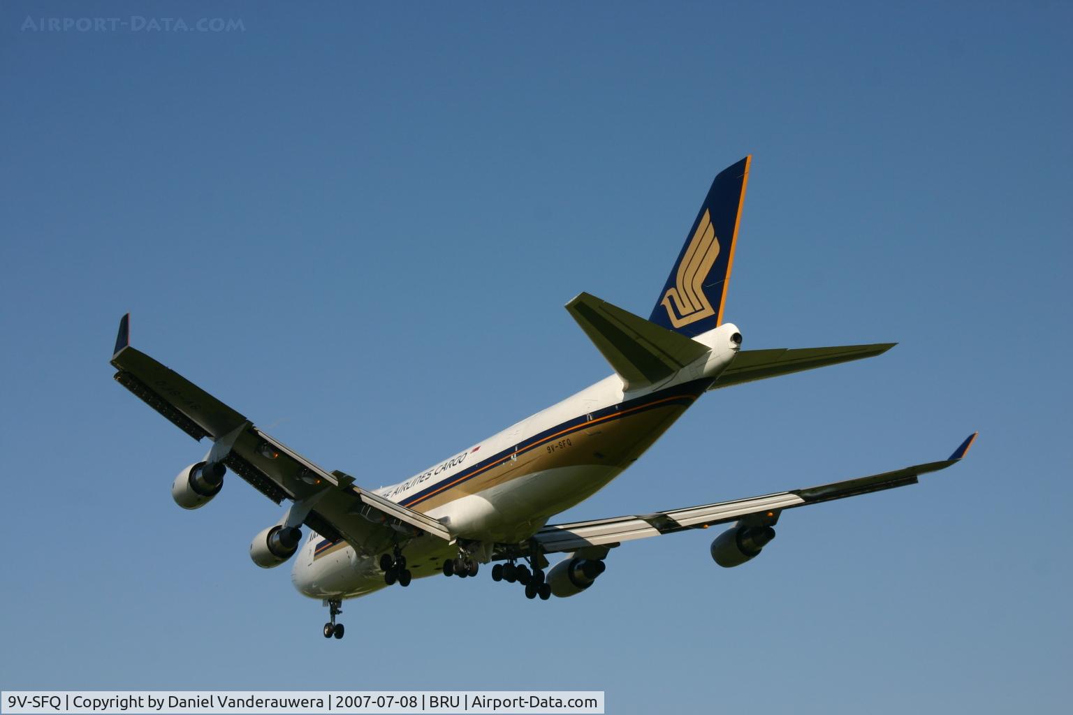 9V-SFQ, 2006 Boeing 747-412F(SCD) C/N 32901, flight  SQ7366 is descending to rwy 25R
