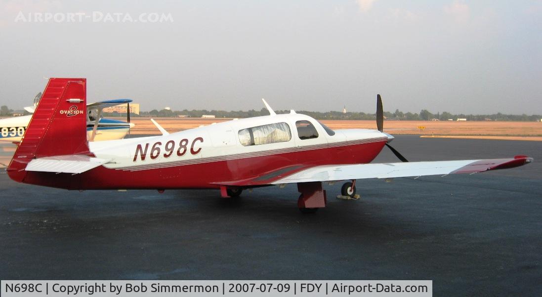 N698C, 1999 Mooney M20R Ovation C/N 29-0205, On the ramp at Findlay, OH