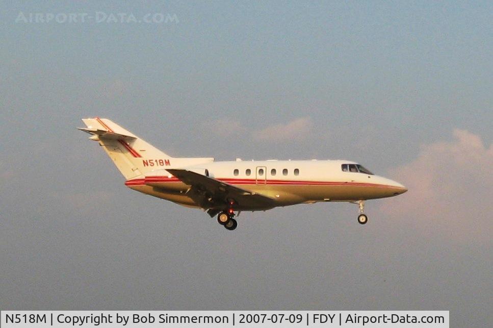 N518M, 2005 Raytheon Hawker 800XP C/N 258737, Short final for 18 at Findlay, OH