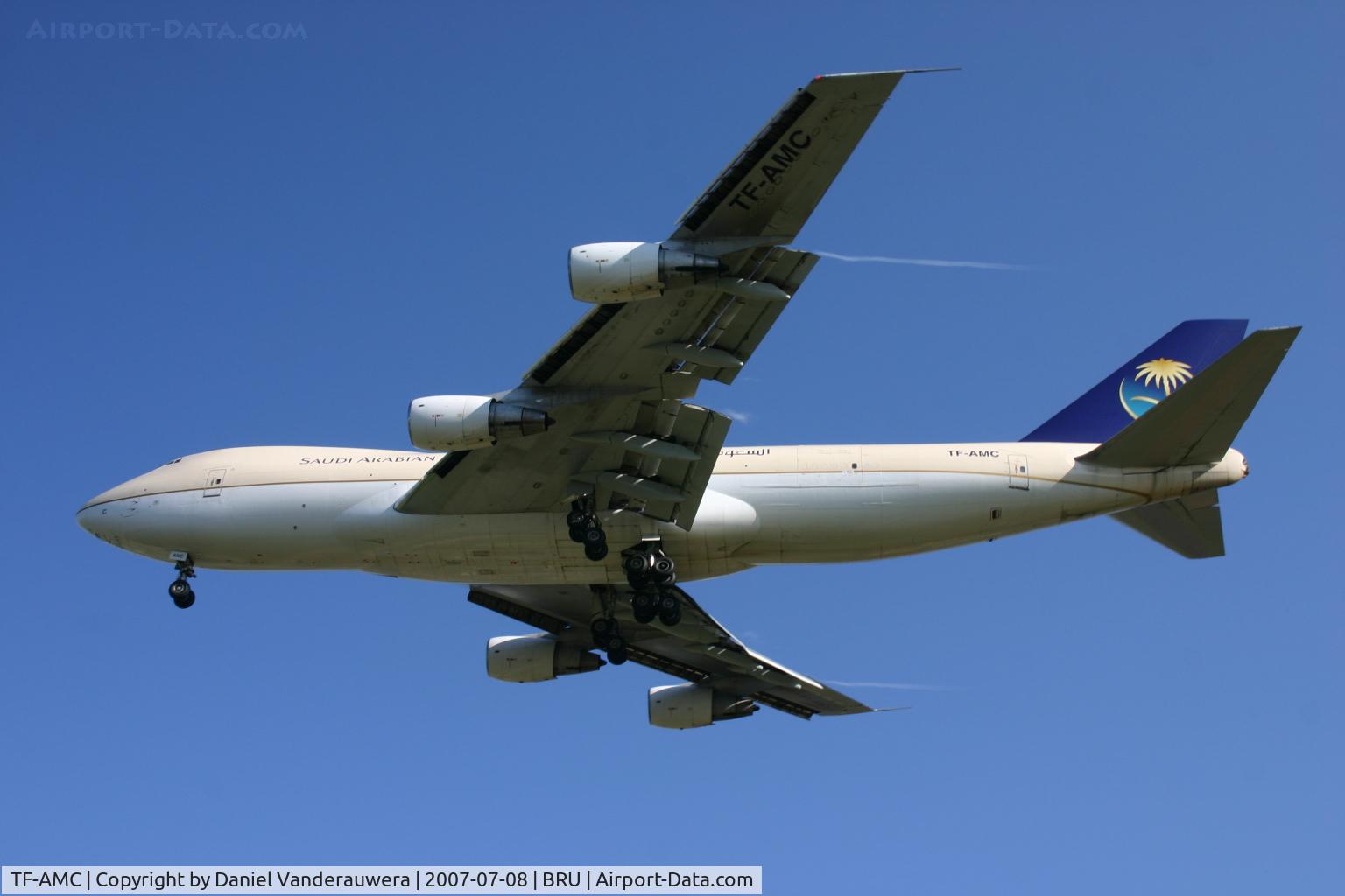 TF-AMC, 1979 Boeing 747-2B3F/SCD C/N 21835, flight SV923 is descending to rwy 25R