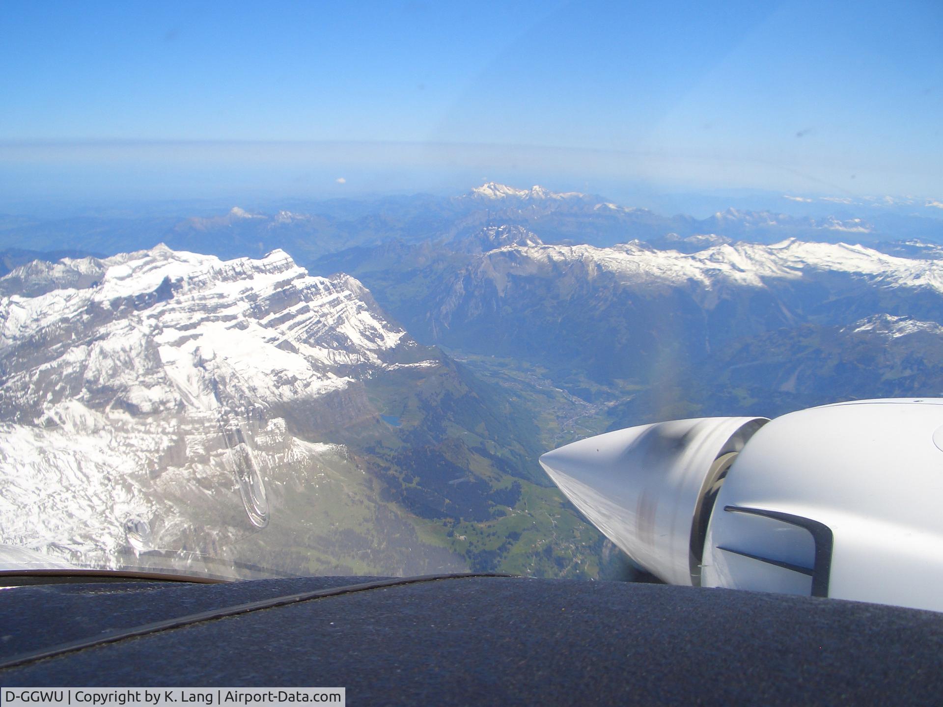 D-GGWU, 2007 Diamond DA-42 Twin Star C/N 42.220, Crossing Swiss Alps FL 140