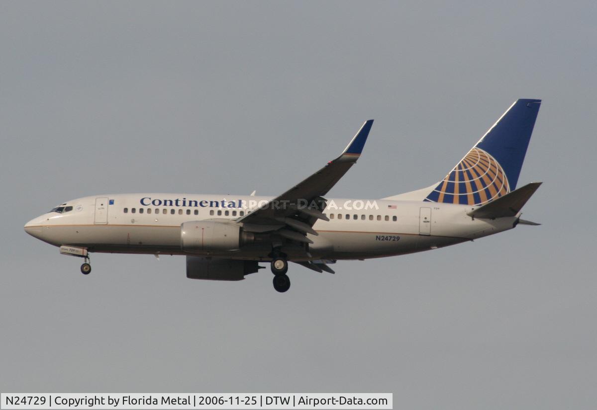 N24729, 1999 Boeing 737-724 C/N 28945, Continental