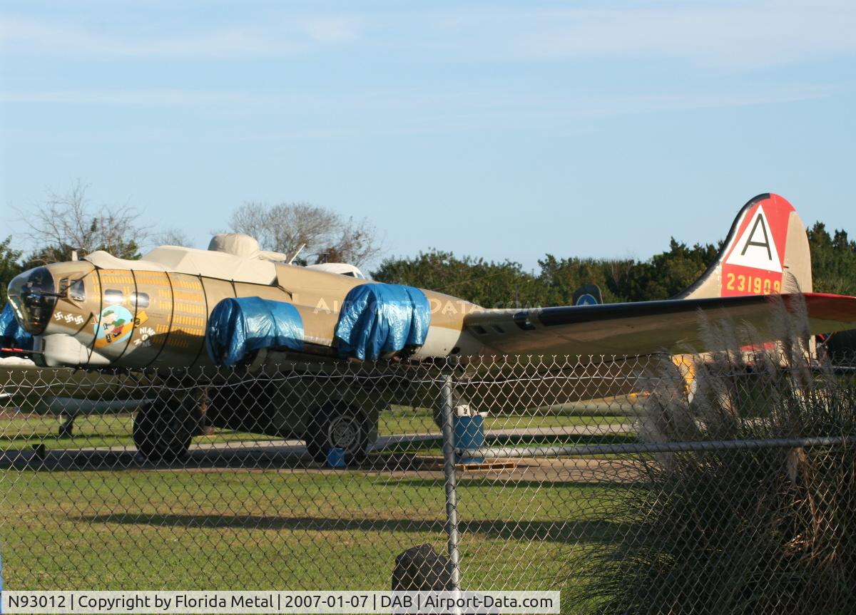 N93012, 1944 Boeing B-17G-30-BO Flying Fortress C/N 32264, Nine Oh Nine