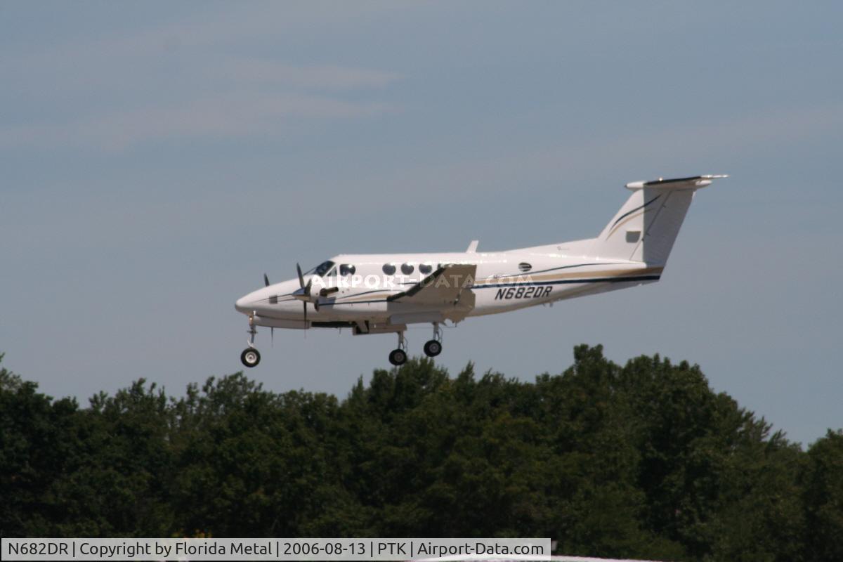 N682DR, 1976 Beech 200 Super King Air C/N BB-130, B200