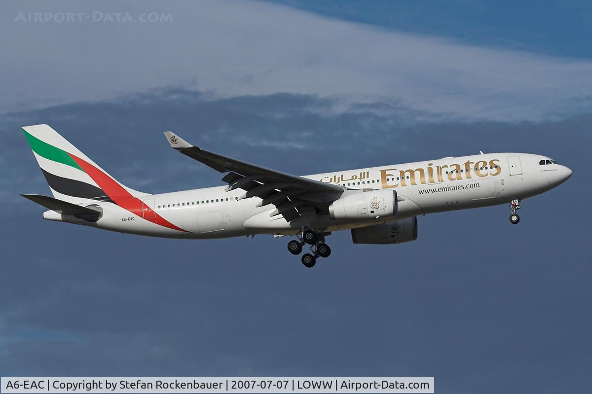 A6-EAC, 2000 Airbus A330-243 C/N 372, Early morning Emirates A330.