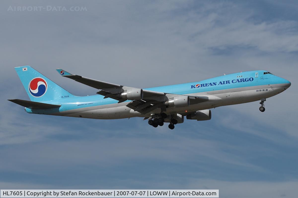 HL7605, 2006 Boeing 747-4B5ERF C/N 35526, The blue monster finaly landing at VIE.