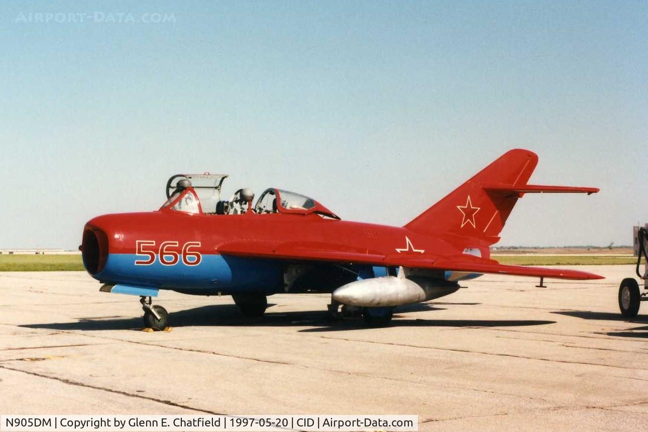 N905DM, 1977 Mikoyan-Gurevich MIG-17T C/N 551604, Passing through