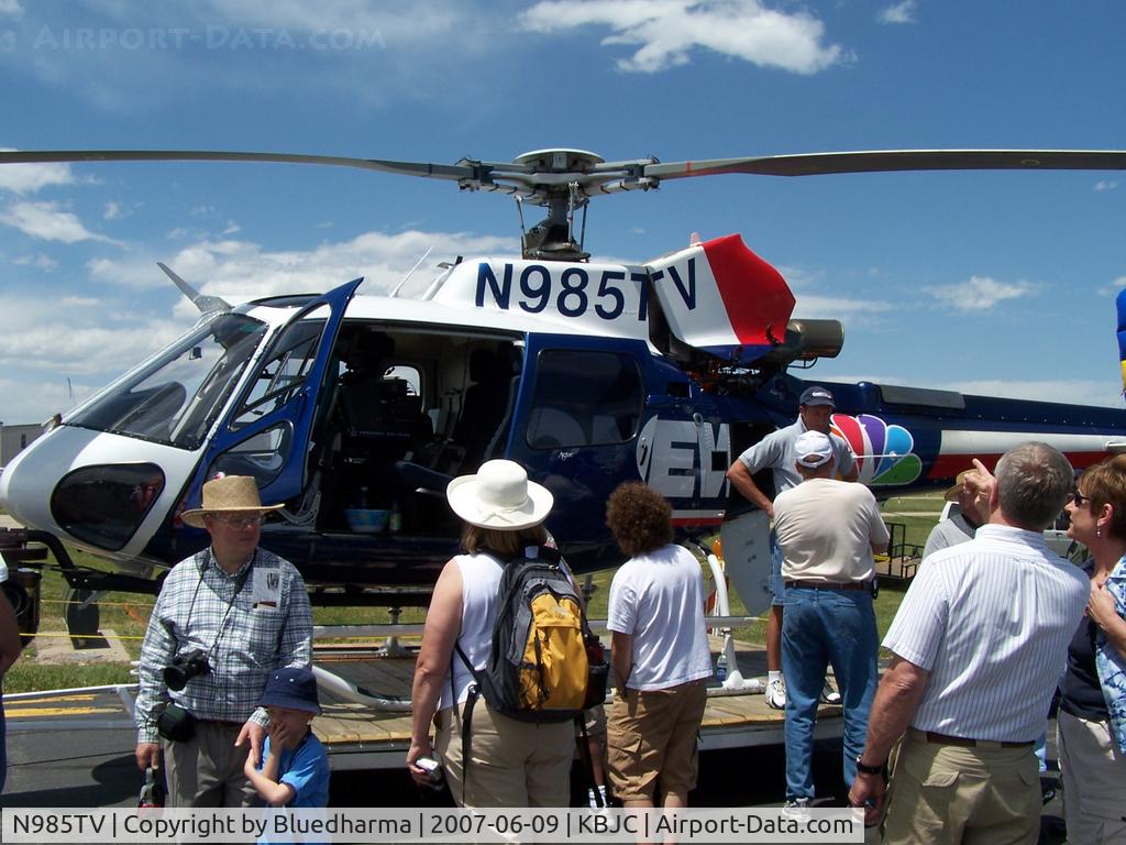 N985TV, 2003 Eurocopter AS-350B-3 Ecureuil Ecureuil C/N 3749, Denver Channel 9 News Parked