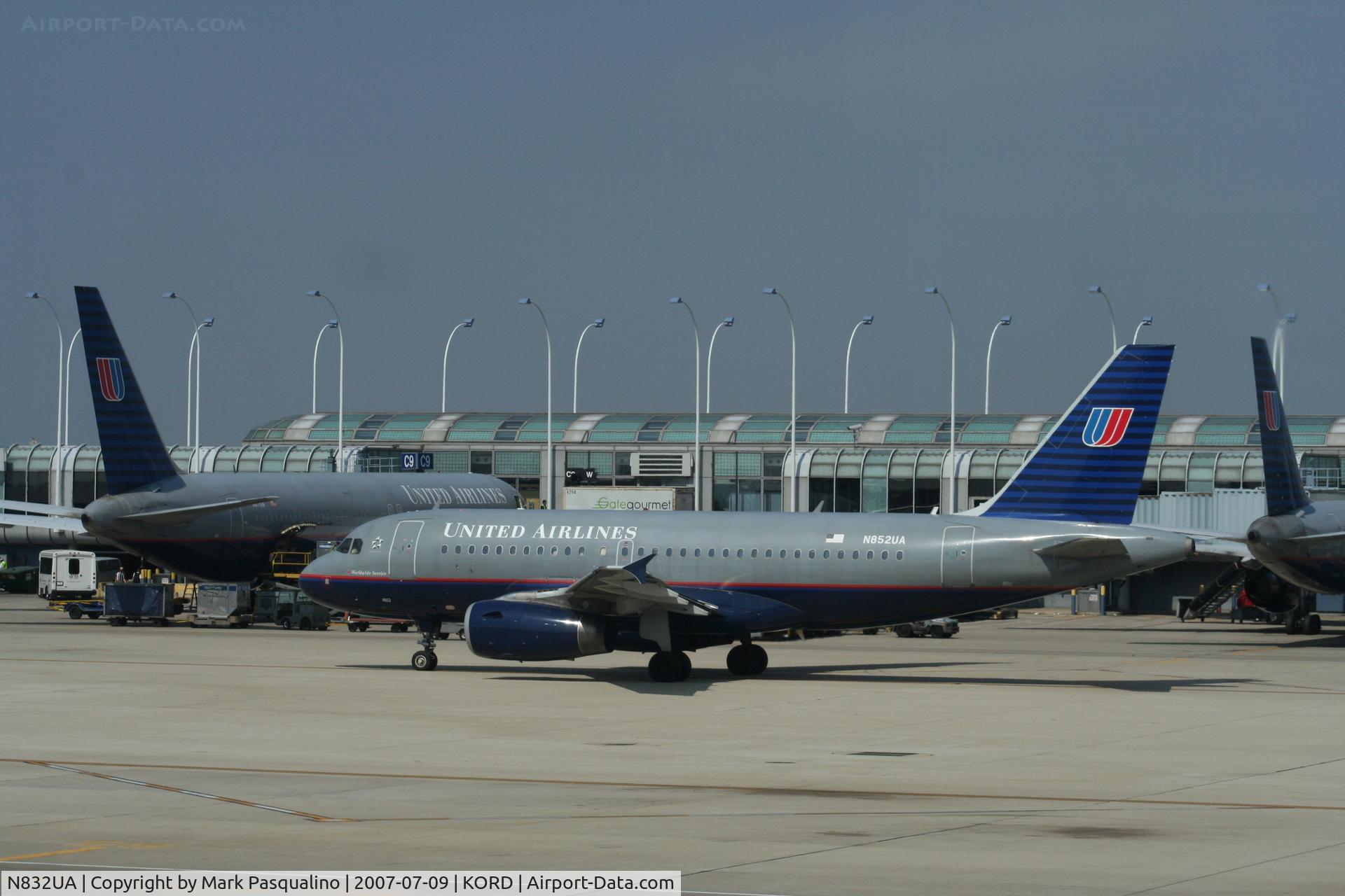 N832UA, 2000 Airbus A319-131 C/N 1321, Airbus A319