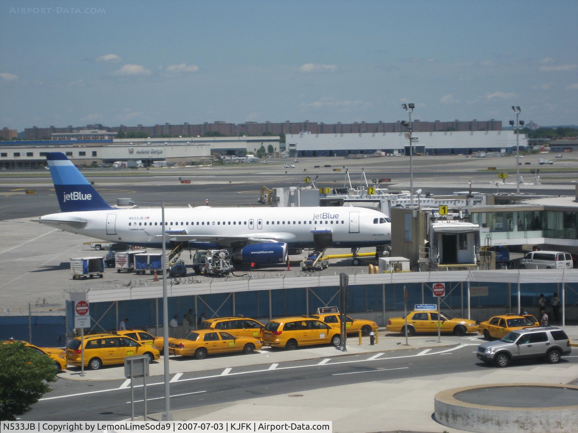 N533JB, 2002 Airbus A320-232 C/N 1652, This was taken from the AirTrain at JFK