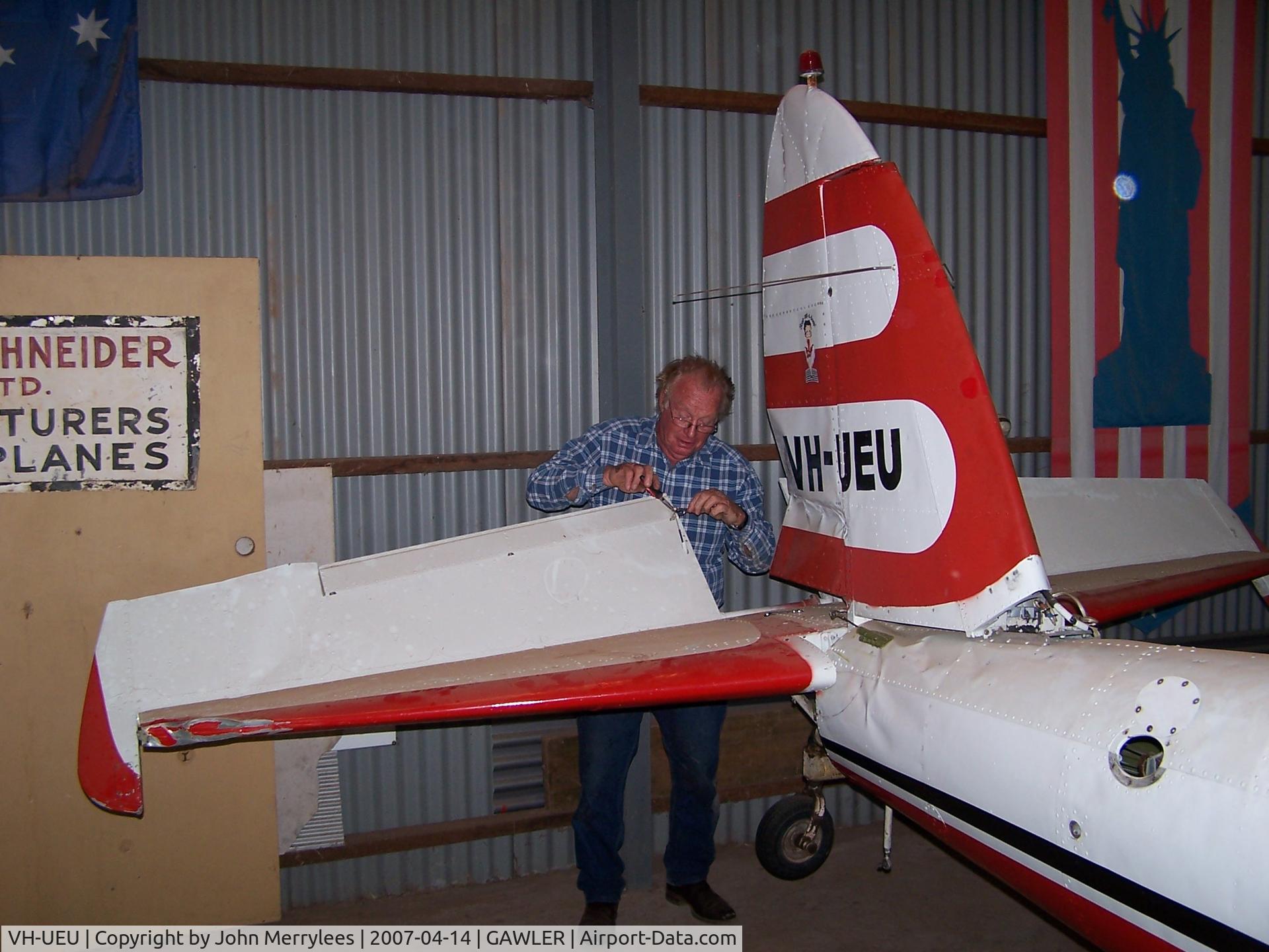 VH-UEU, 1950 De Havilland DHC-1 Chipmunk T.10 C/N C1/0057, Preparing damaged aircraft for transport