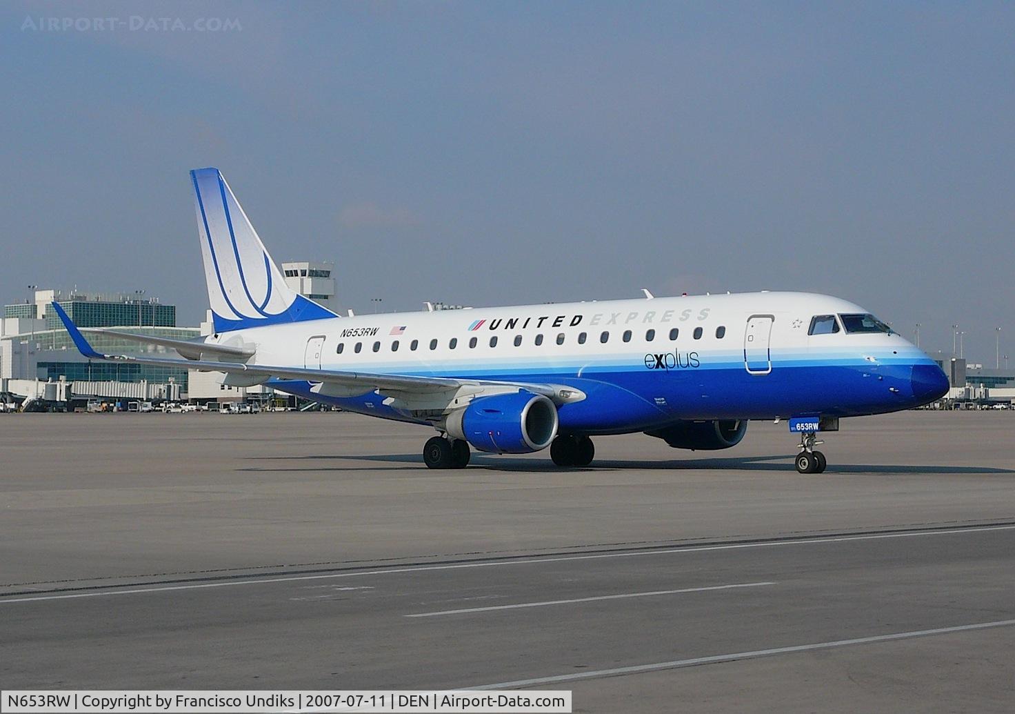 N653RW, 2005 Embraer 170SE (ERJ-170-100SE) C/N 17000076, United Express