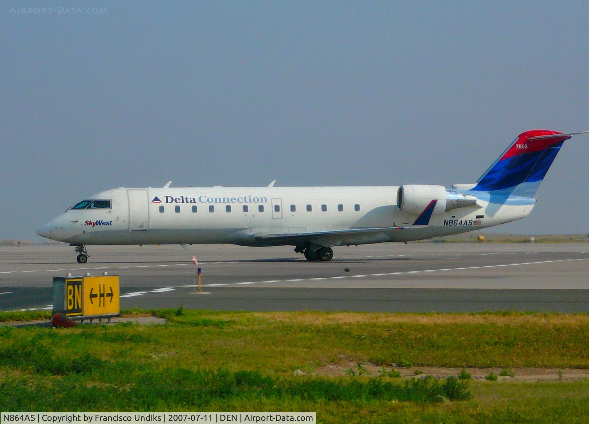 N864AS, 2001 Bombardier CRJ-200ER (CL-600-2B19) C/N 7502, Delta Connection opperated by SkyWest.