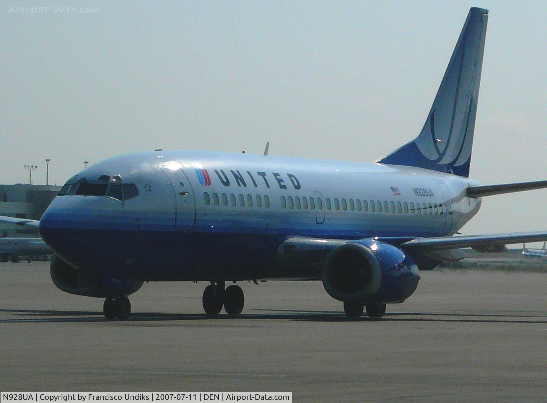 N928UA, 1992 Boeing 737-522 C/N 26651, United Airlines 737-500.