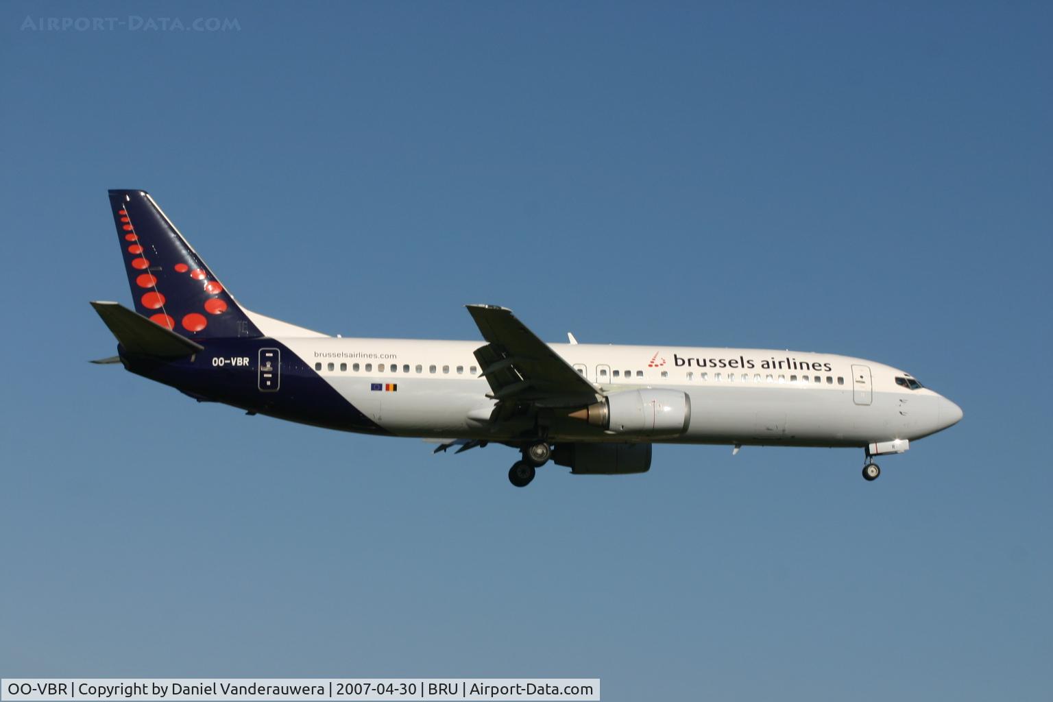 OO-VBR, 1989 Boeing 737-4Y0 C/N 24134, descending to rwy 02