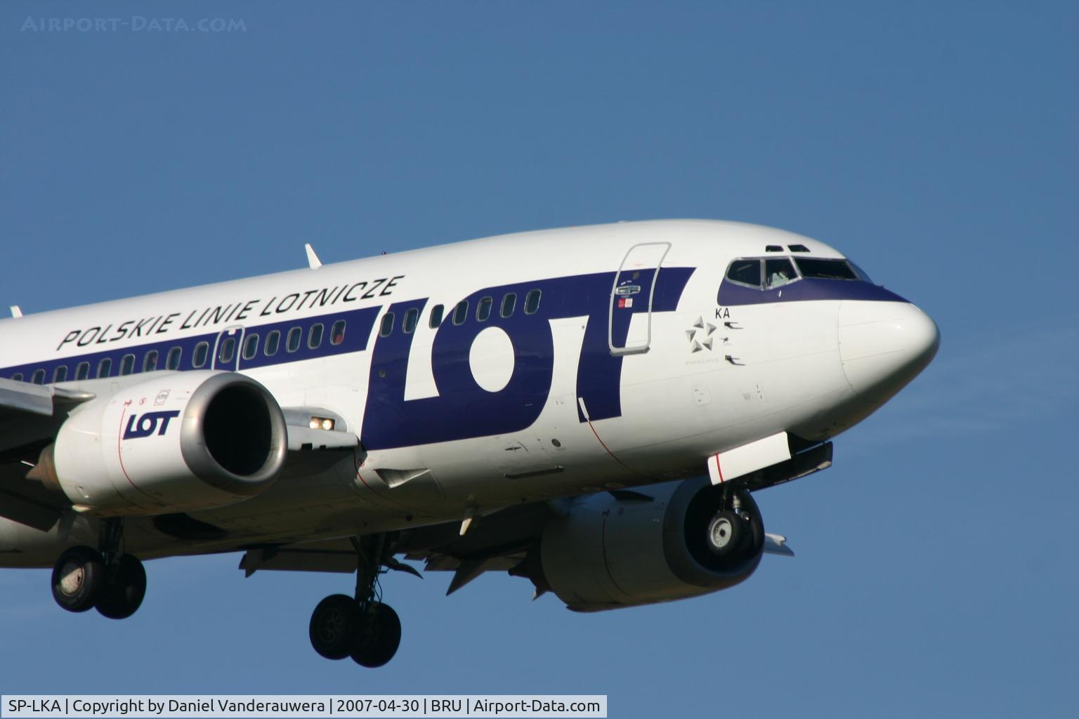 SP-LKA, 1992 Boeing 737-55D C/N 27416, flight LO235 is descending to rwy 02
