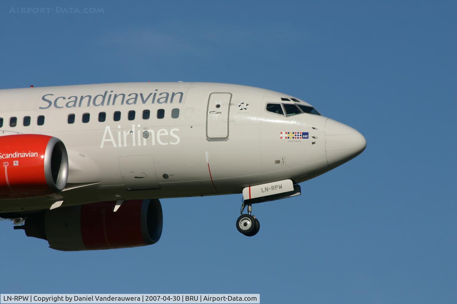 LN-RPW, 1999 Boeing 737-683 C/N 28289, 