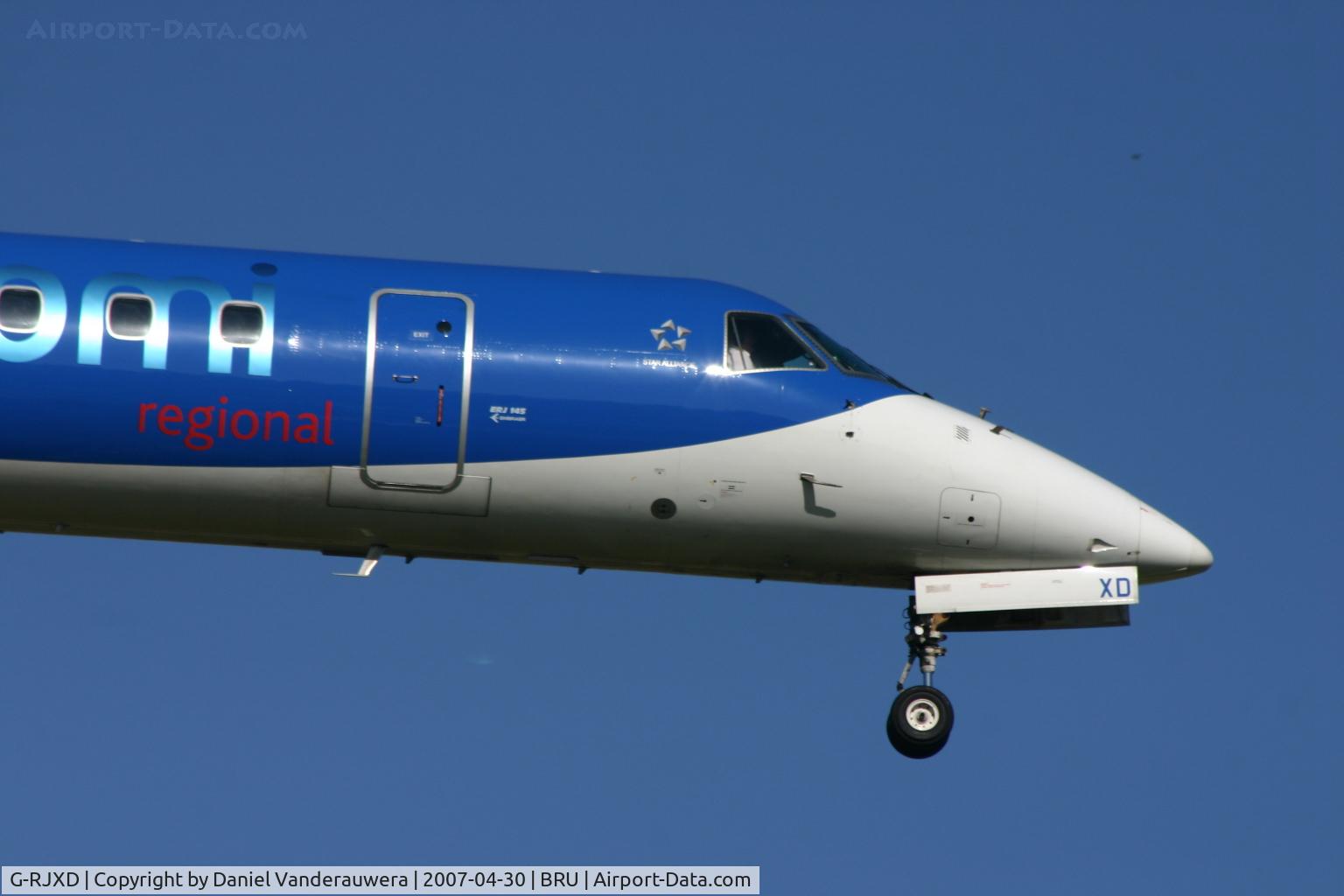 G-RJXD, 2000 Embraer EMB-145EP (ERJ-145EP) C/N 145207, shortly before landing on rwy 02