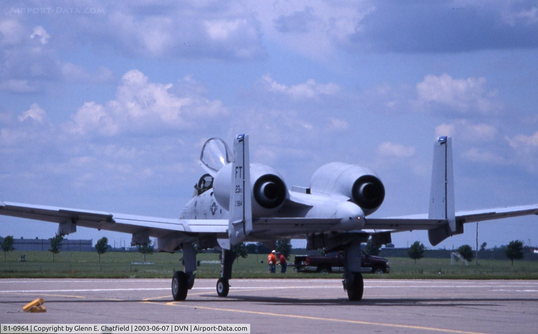 81-0964, 1981 Fairchild Republic A-10A Thunderbolt II C/N A10-0659, A-10A taxiing out for aerial performance at the Quad Cities Air Show