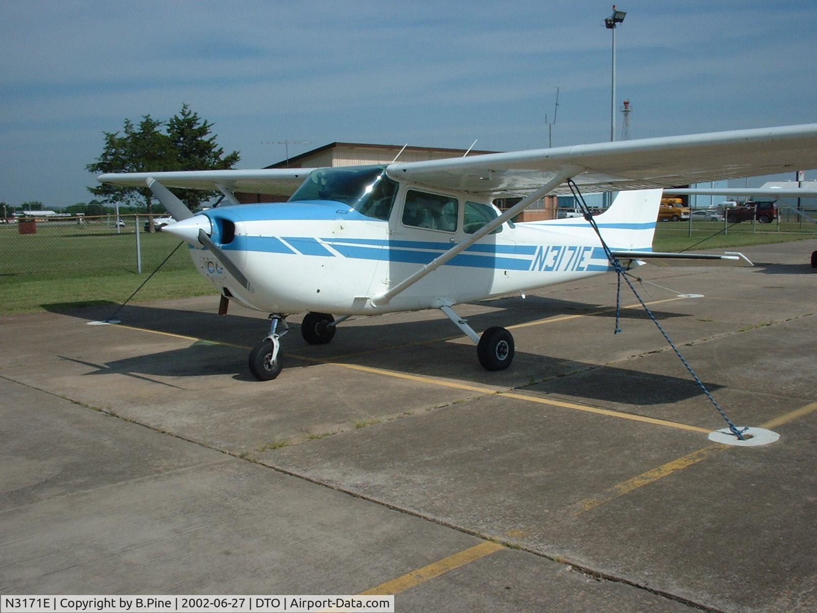 N3171E, Cessna 172N C/N 17271459, Aircraft at Denton Airport