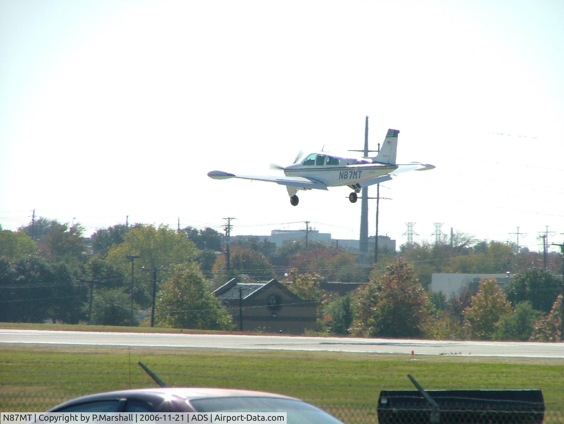 N87MT, 1978 Beech F33A Bonanza C/N CE-771, Landing at Addison, TX
