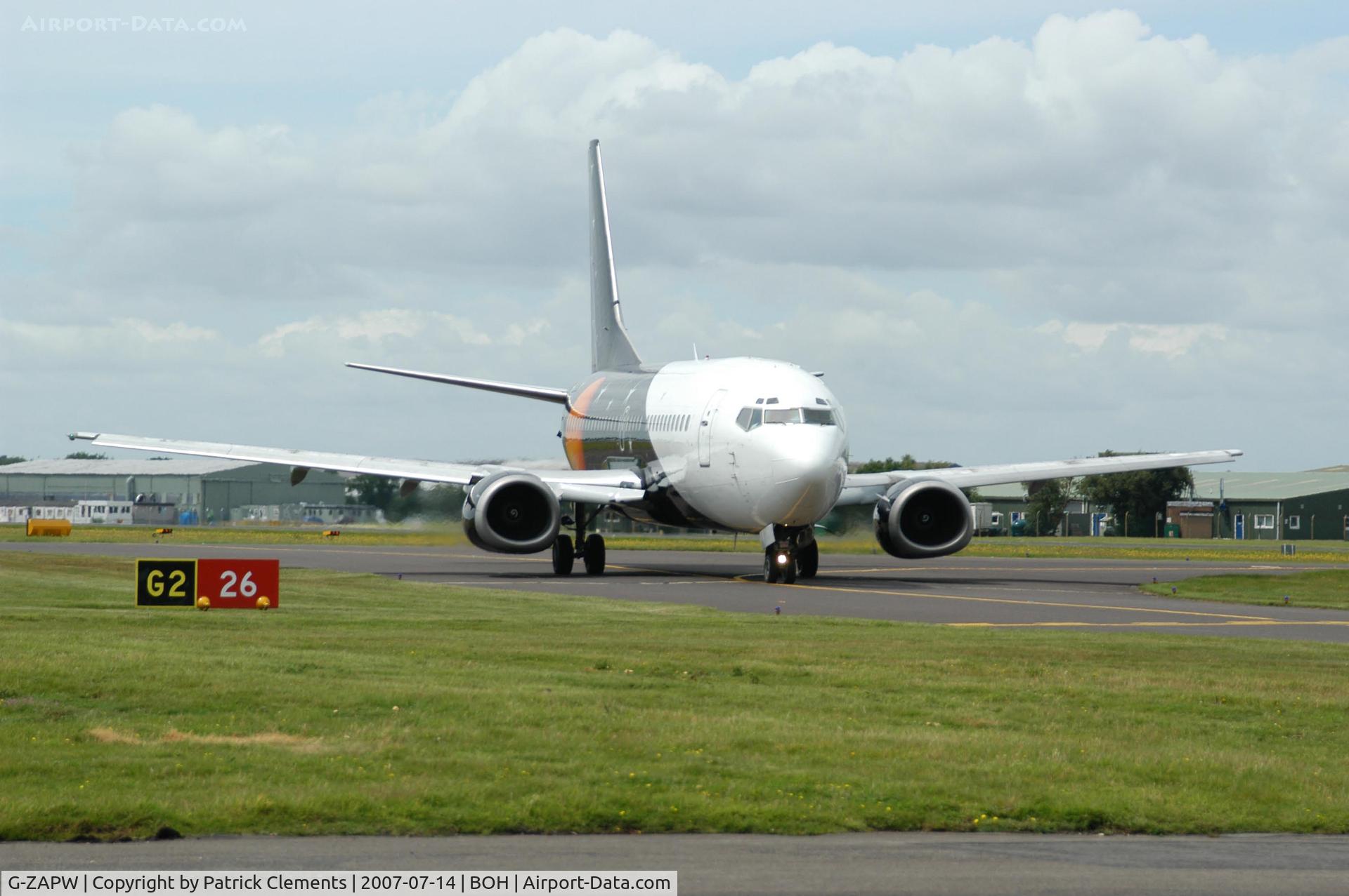 G-ZAPW, 1988 Boeing 737-3L9 C/N 24219, TITAN AIRWAYS ON ROUTE RUNWAY 26