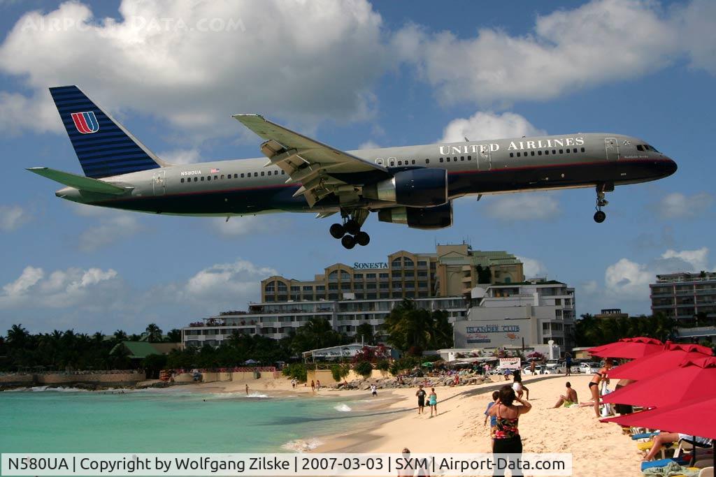 N580UA, 1993 Boeing 757-222 C/N 26698, visitor