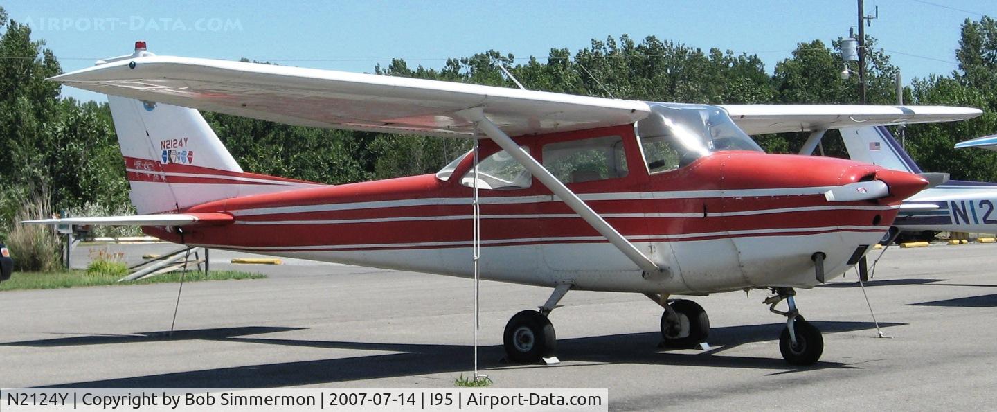 N2124Y, 1962 Cessna 172D C/N 17249624, On the ramp at Hardin County (Kenton, OH)