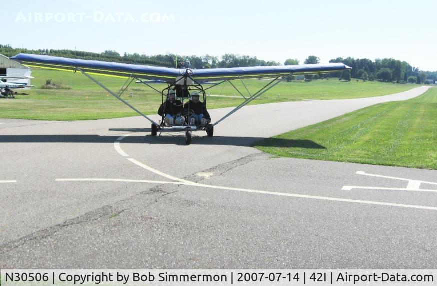 N30506, 1940 Piper J3L-65 Cub C/N 4884, Arriving at the breakfast/lunch fly-in at Zanesville, OH.