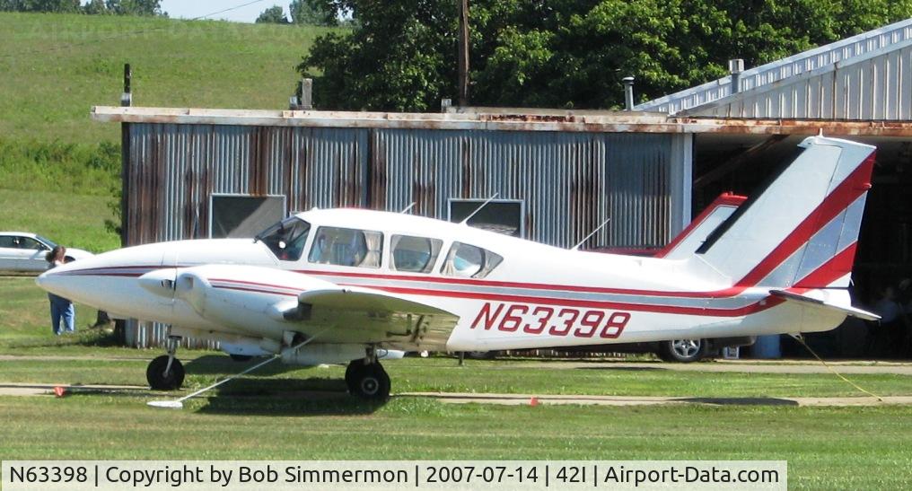 N63398, 1972 Piper PA-23-250 C/N 27-4791, Parr Field - Zanesville, OH