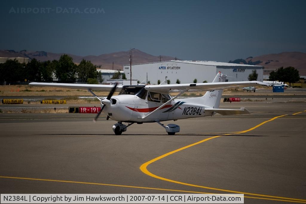 N2384L, 1999 Cessna 172R C/N 17280706, Cessna 172R coming in