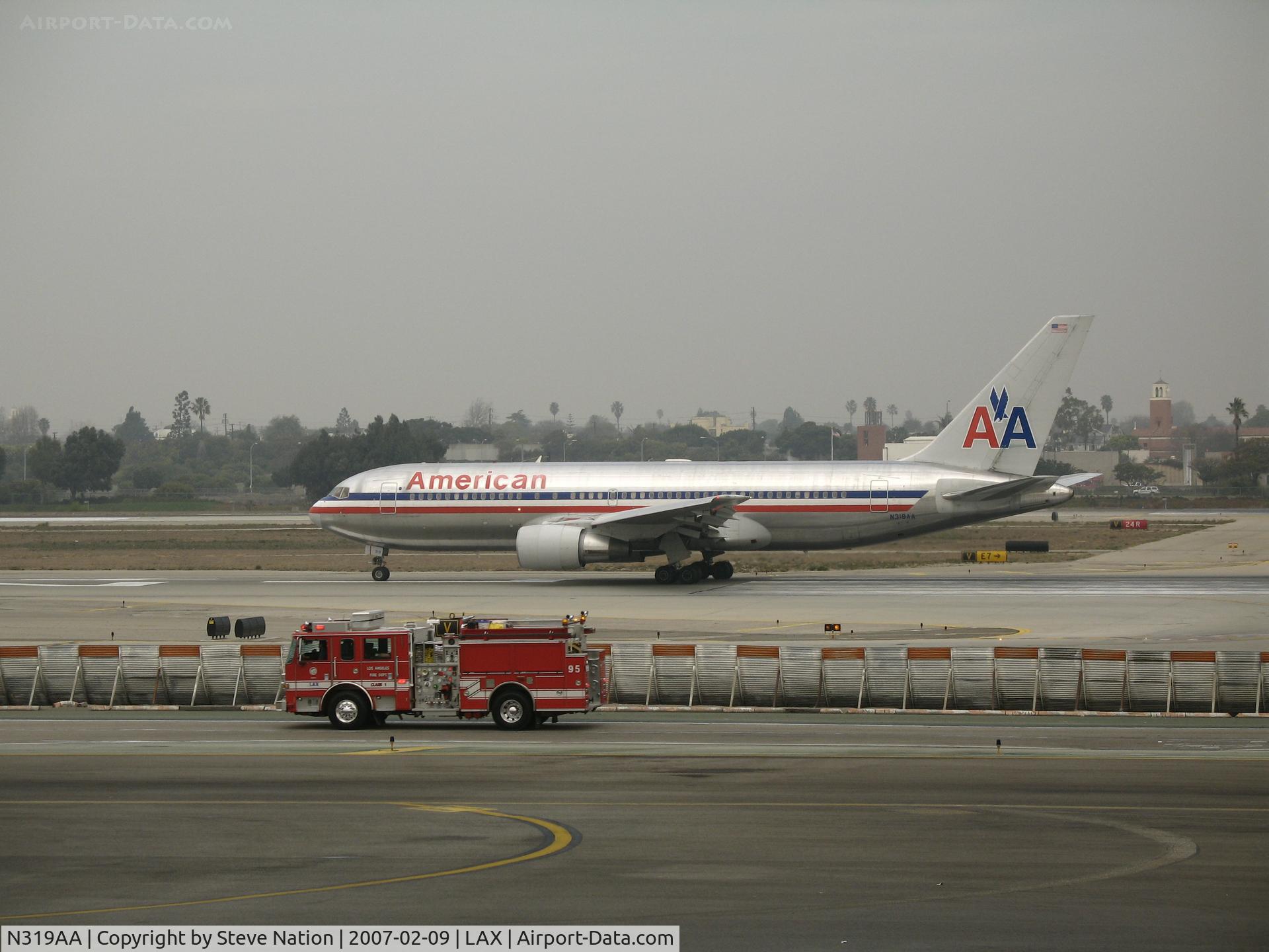 N319AA, 1985 Boeing 767-223 C/N 22320, American 767-223 rolling @ LAX