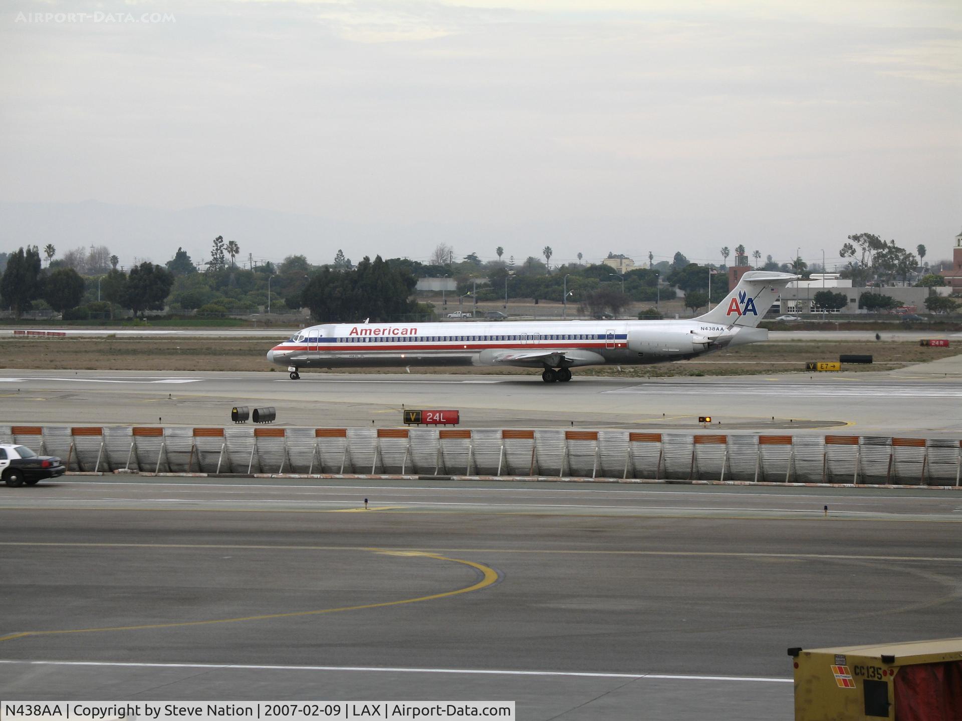 N438AA, 1987 McDonnell Douglas MD-83 (DC-9-83) C/N 49456, American MD-83 rolling @ LAX