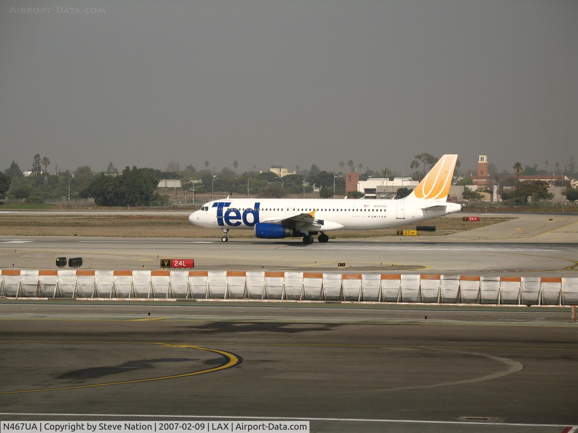 N467UA, 2000 Airbus A320-232 C/N 1359, TED A320-232 rolling @ LAX