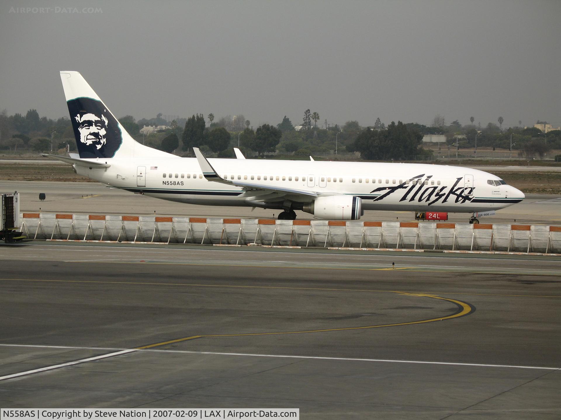 N558AS, 2006 Boeing 737-890 C/N 35177, Alaska 737-890 taxying @ LAX