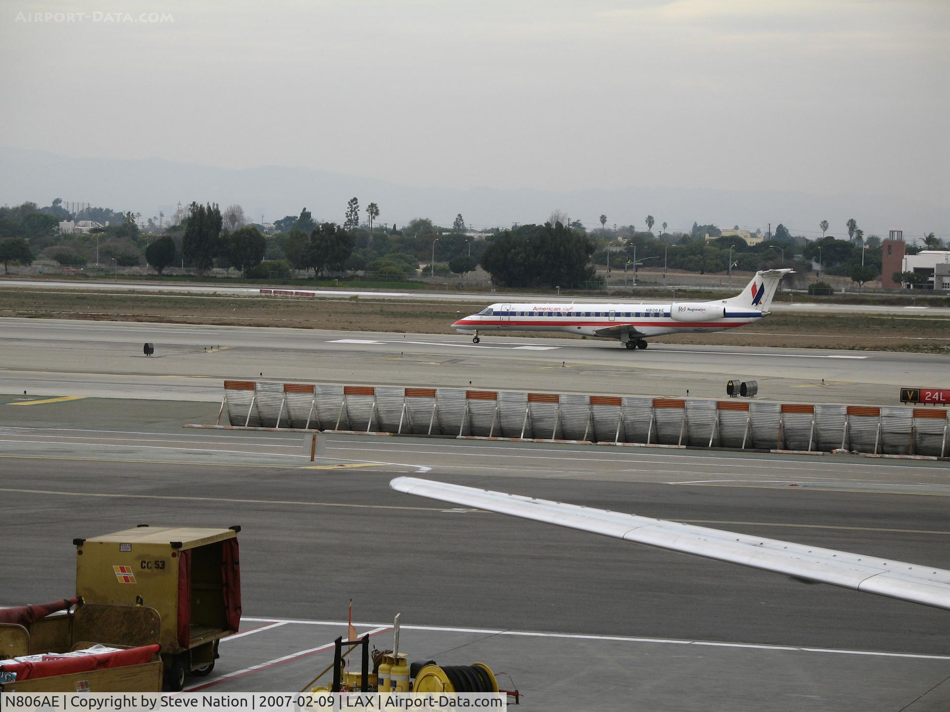 N806AE, 2001 Embraer ERJ-140LR (EMB-135KL) C/N 145503, American Eagle EMB-135KL rolling @ LAX