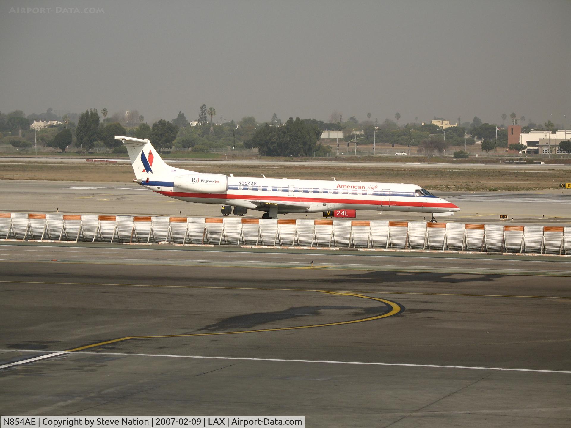 N854AE, 2003 Embraer ERJ-140LR (EMB-135KL) C/N 145743, American Eagle EMB-135KL taxying @ LAX
