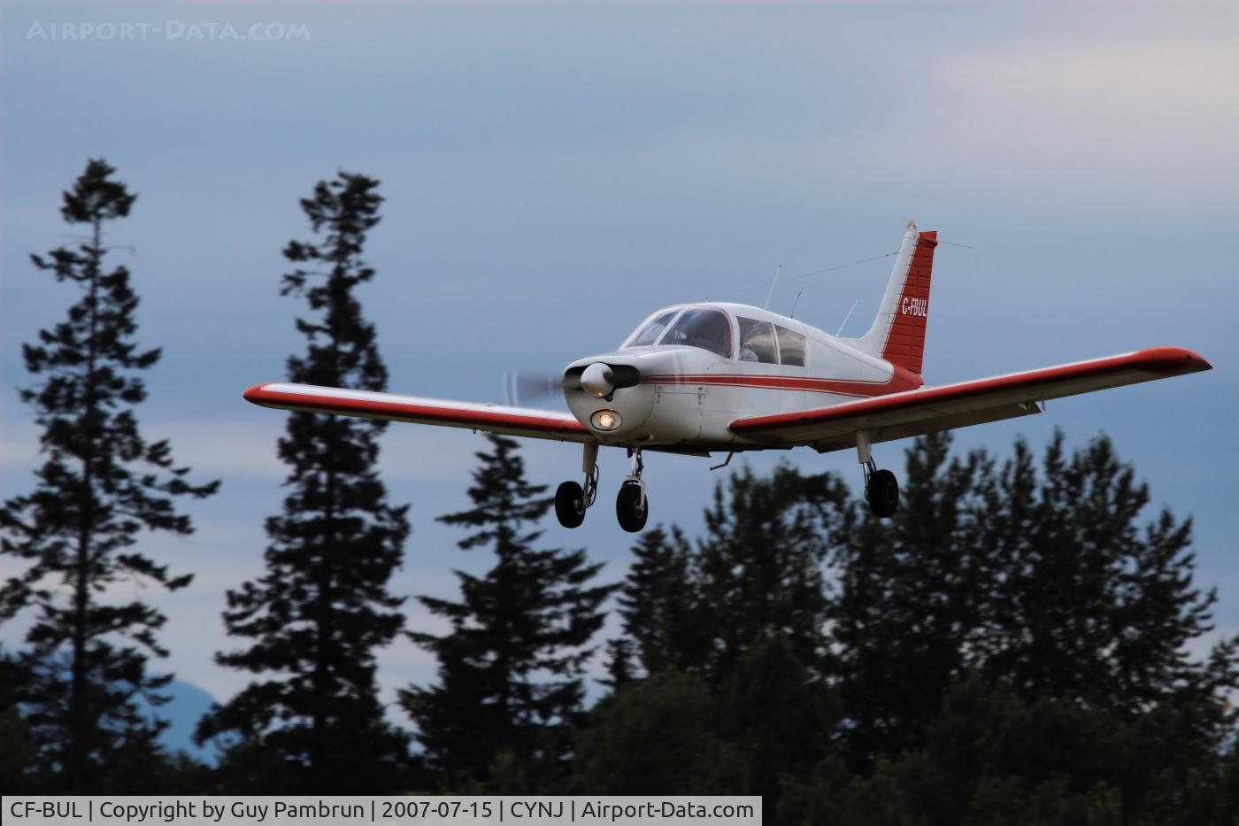 CF-BUL, 1973 Piper PA-28-140 C/N 28-7325239, Just about down
