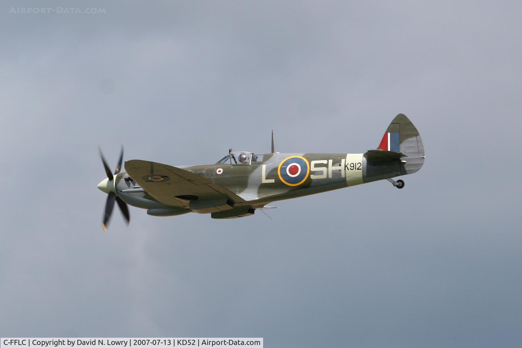 C-FFLC, Supermarine 361 Spitfire LF.IXc C/N CBAF.IX.1875, C-FFLC Low Approach KD52.