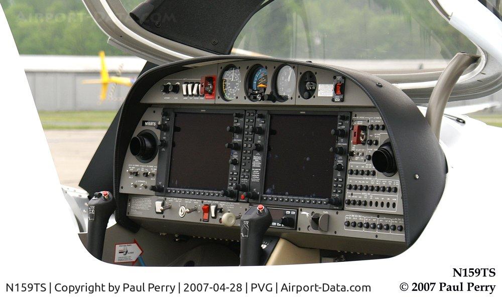 N159TS, 2006 Diamond DA-42 Twin Star C/N 42.138, The cockpit kicks glass