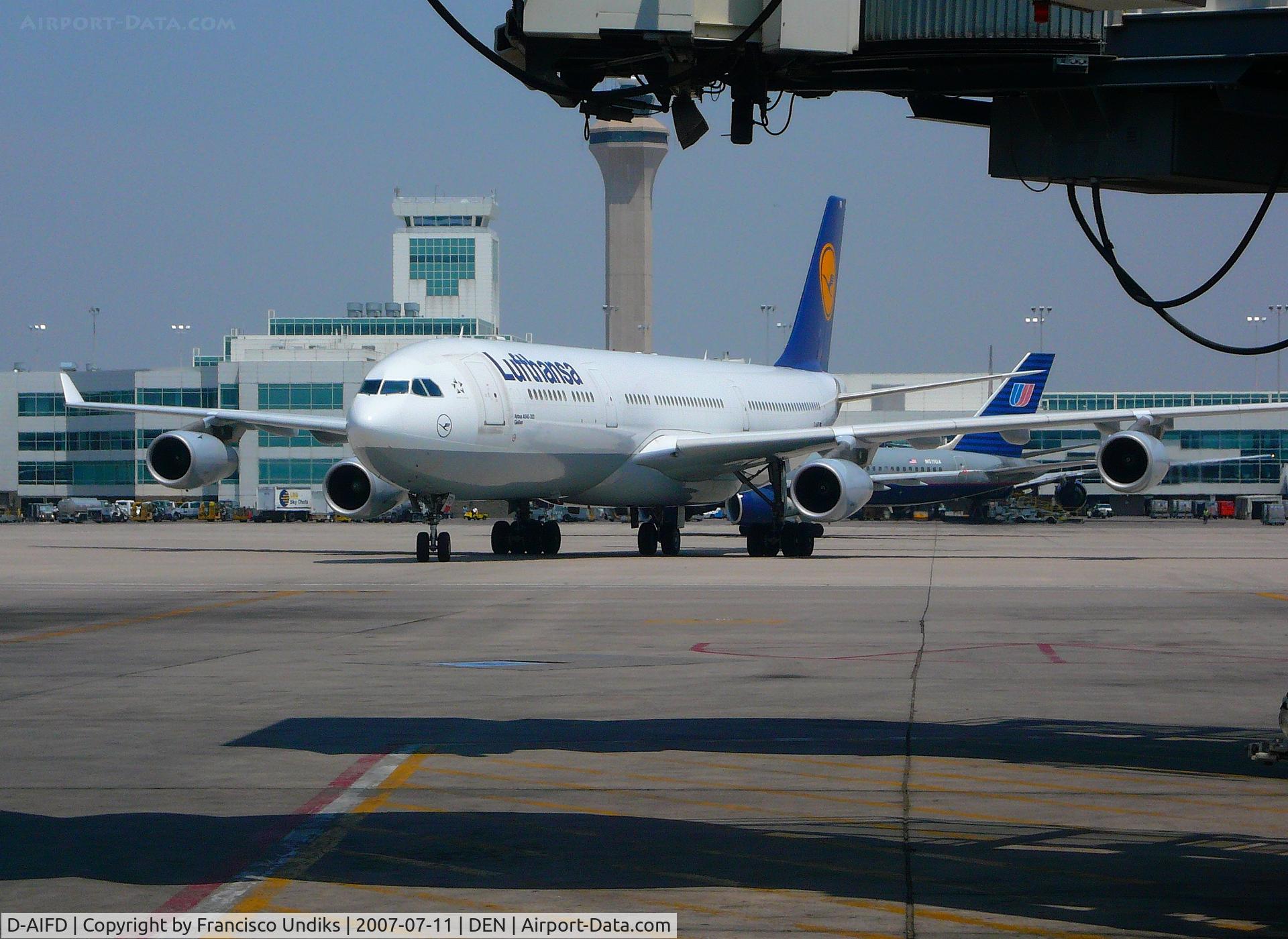D-AIFD, 2001 Airbus A340-313X C/N 390, Lufthansa A340 from MUC on A41.