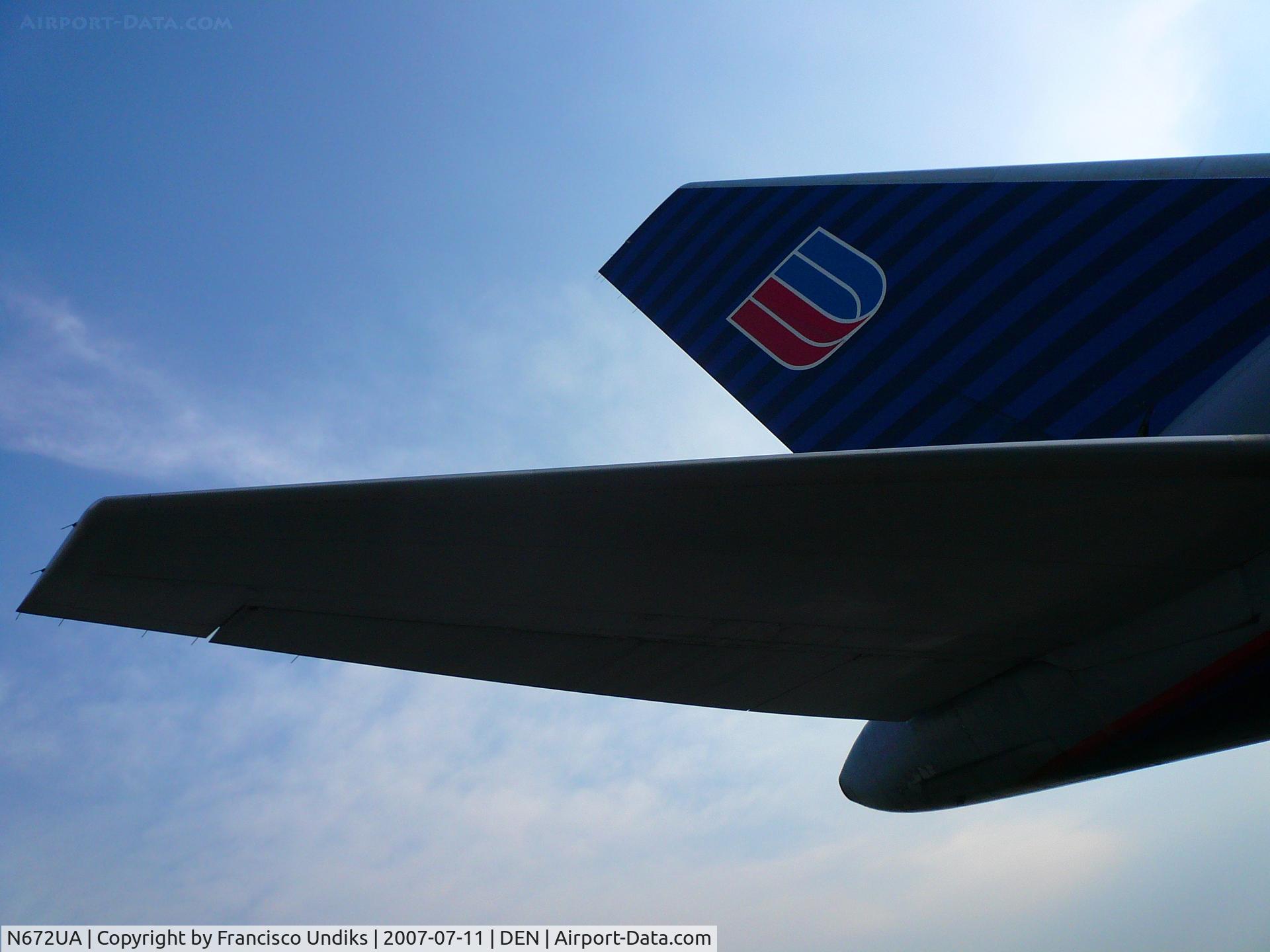 N672UA, 1999 Boeing 767-322 C/N 30027, United Airlines 767-300. Tail